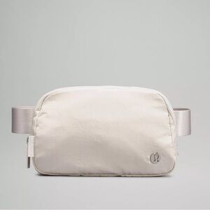 Lululemon Everywhere Belt Bag 1L - White Opal